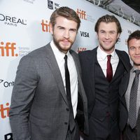 Liam Hemsworth, Chris Hemsworth y Luke Hemsworth en el estreno de 'Rush' en el Festival Internacional de Toronto 2013