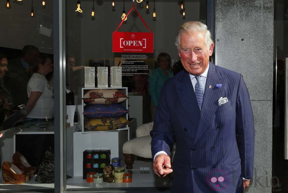 El Príncipe Carlos de Inglaterra en la inauguración de la tienda Tomorrow's Store