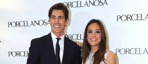 Tamara Falcó y Oriol Elcacho inauguran una tienda de Porcelanosa en Marbella