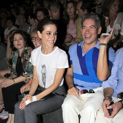 Raquel Sánchez Silva y Boris Izaguirre en el desfile de Ion Fiz y Juana Martín en Madrid Fashion Week primavera/verano 2014
