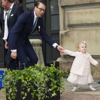 Estela de Suecia tira del Príncipe Daniel en el Jubileo del Rey Carlos Gustavo de Suecia