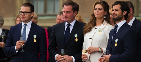 Los Príncipes Daniel, Carlos Felipe y Magdalena y Chris O'Neill en el Jubileo del Rey Carlos Gustavo de Suecia