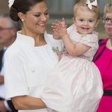 La Princesa Estela sonríe junto a Victoria de Suecia en el Jubileo del Rey Carlos Gustavo de Suecia