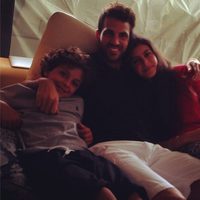 Cesc Fábregas con los hijos de Daniella Semaan y Elie Taktouk
