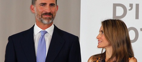 Los Príncipes Felipe y Letizia, muy cómplices en un acto en Valencia