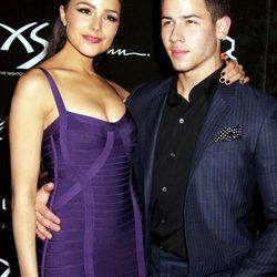 Nick Jonas con su novia Olivia Culpo en la fiesta organizada por su 21 cumpleaños en Las Vegas