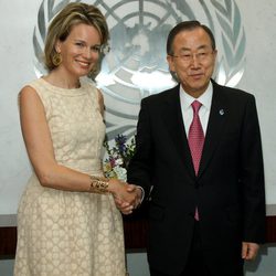 Matilde de Bélgica con el secretario general de la ONU