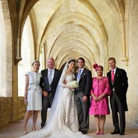 Félix de Luxemburgo y Claire Lademacher posan con sus padres el día de su boda