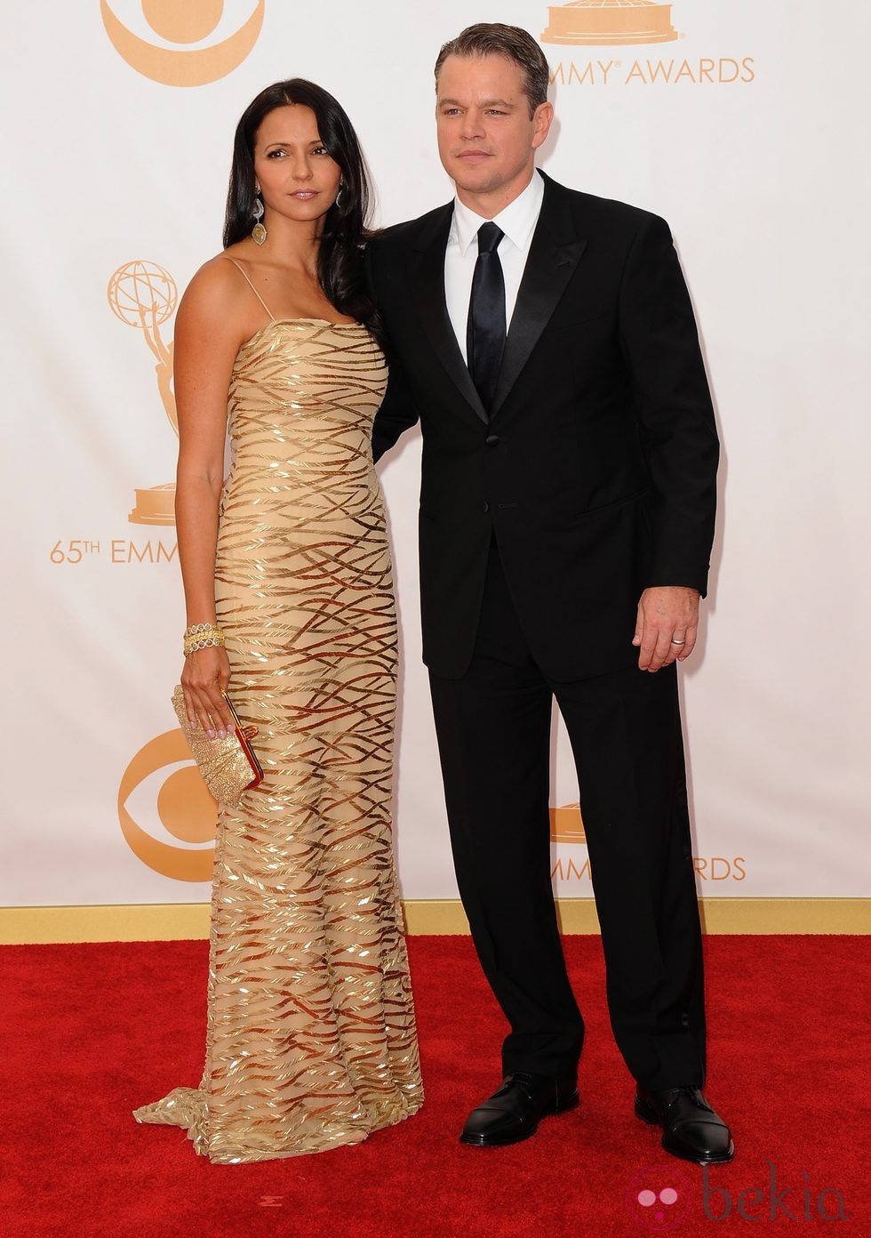 Matt Damon y Luciana Barroso en la alfombra roja de los Emmy 2013