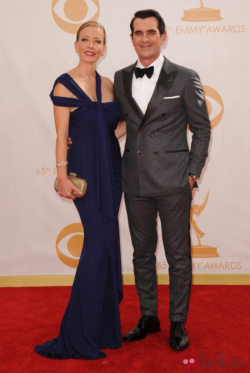 Holly Burrell y Ty Burrell en la alfombra roja de los Emmy 2013