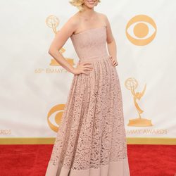 January Jones en la alfombra roja de los Emmy 2013