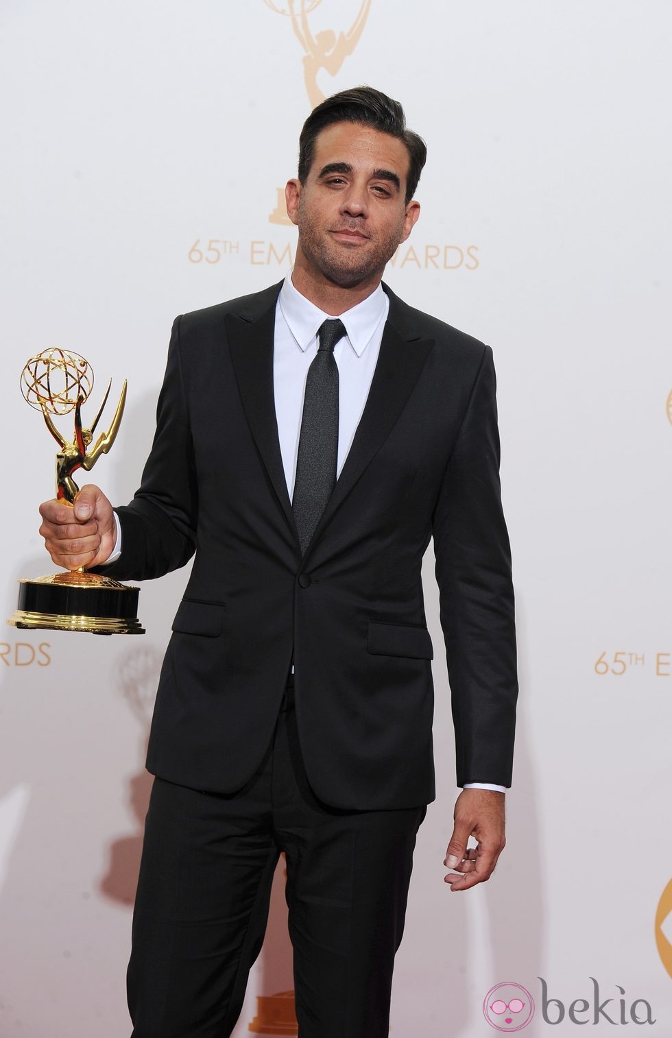 Bobby Cannavale con su Emmy 2013 a Mejor actor secundario de drama