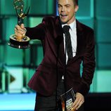 Derek Hough recibe un Emmy