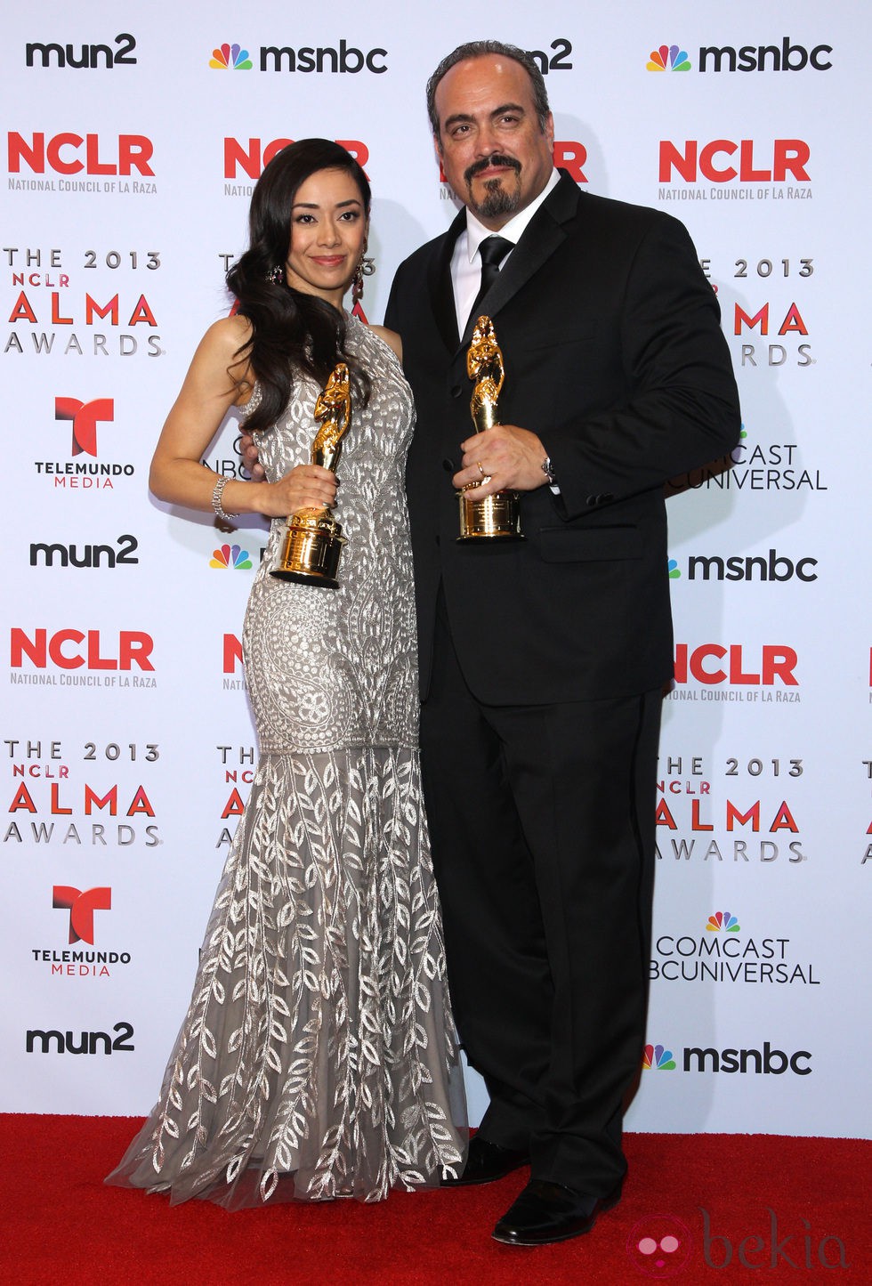 Aimee Garcia y David Zayas en los premios ALMA 2013