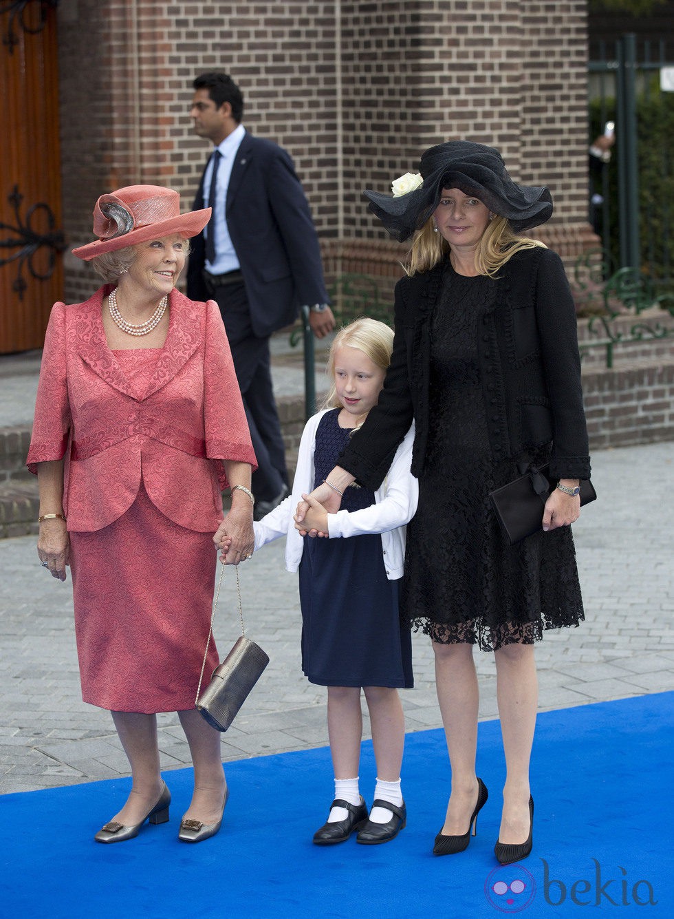 Beatriz de Holanda, la Princesa Mabel y su hija Luana en la boda de Jaime de Borbón-Parma y Viktória Cservenyàk