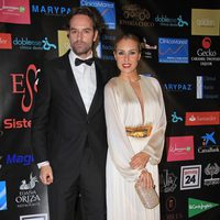 Berta Collado con su novio en los Premios Escaparate 2013