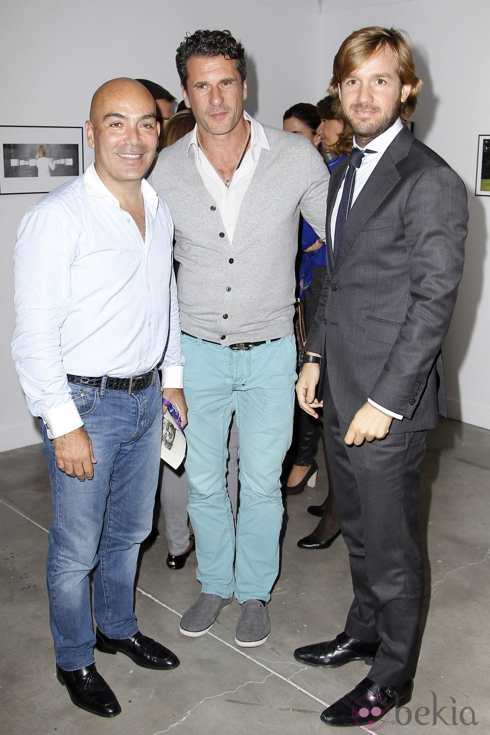 Kike Sarasola, Carlos Marrero y Rosauro Baro en la exposición fotográfica 'Upcycling'