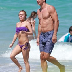 Hayden Panettiere y Wladimir Klitschko en la playa