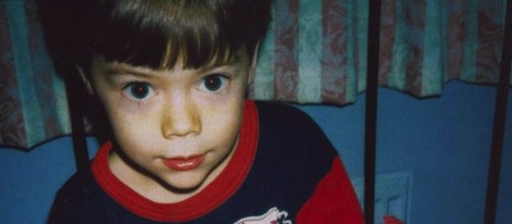 Harry Styles jugando con sus juguetes cuando era pequeño