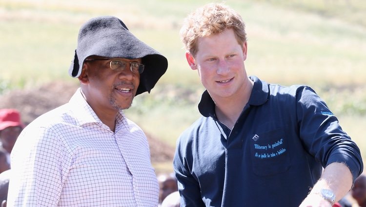 El Príncipe Harry con el Príncipe Seeiso en Lesotho