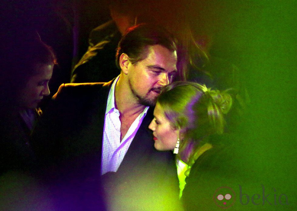 Leonardo DiCaprio y Toni Garrn, muy cariñosos de fiesta