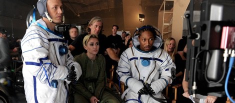 Miley Cyrus y Future en el backstage del videoclip 'Real & True'