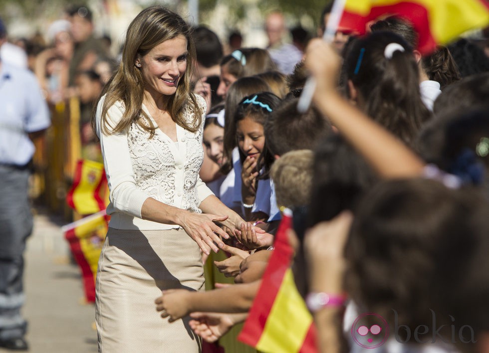 La Princesa Letizia saluda a los ciudadanos en Totana