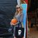 Paris Hilton posa con su calabaza en el Mr. Bones Pumpkin Patch de Los Angeles