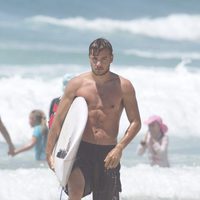 Liam Payne presumiendo de cuerpo en bañador en playas australianas