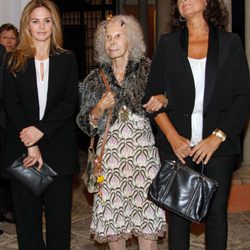Genoveva Casanova, la Duquesa de Alba y Carmen Tello en el Festival de las Naciones 2013