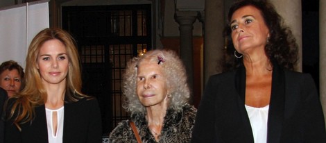 Genoveva Casanova, la Duquesa de Alba y Carmen Tello en el Festival de las Naciones 2013