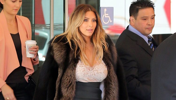 Kim Kardashian reaparece tras comprometerse con Kanye West