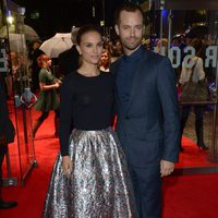 Natalie Portman y Benjamin Millepied en el estreno de 'Thor: El mundo oscuro' en Londres