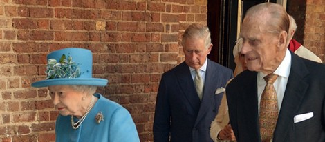 La Reina Isabel II y el Duque de Edimburgo en el bautizo del Príncipe Jorge de Cambridge