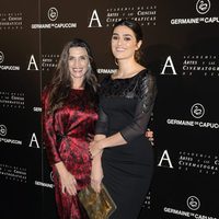 Ángela Molina con Olivia Molina tras recibir la Medalla de Oro de la Academia de Cine