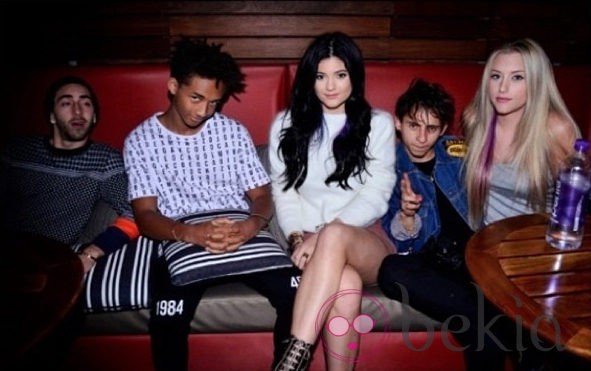Kylie Jenner, Jaden Smith y unos amigos de fiesta