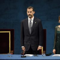 El Príncipe Felipe y la Princesa Letizia en la ceremonia de entrega de los Premios Príncipe de Asturias 2013