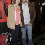 Alberto Ammann y su pareja en el re estreno de 'El intérprete' en Madrid