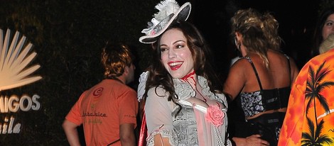 Kelly Brook disfrazada de María Antonieta en una fiesta de Halloween en Los Ángeles