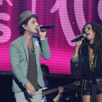 Rosario y Coti durante el concierto 'Por Ellas' de Cadena 100