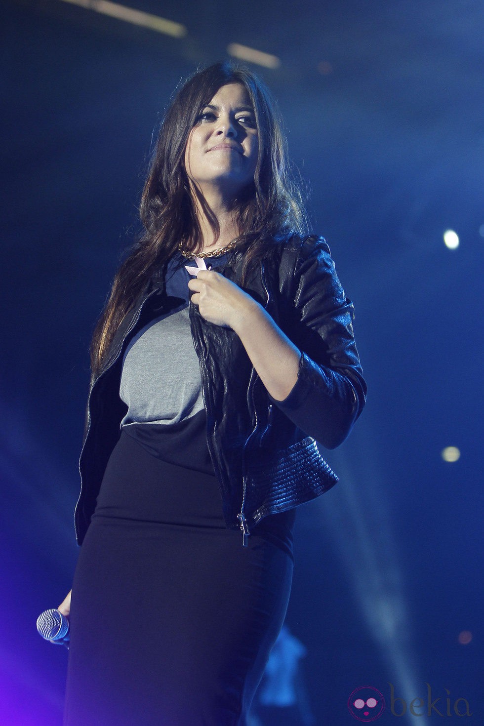 Vanessa Martín durante el concierto 'Por Ellas' de Cadena 100