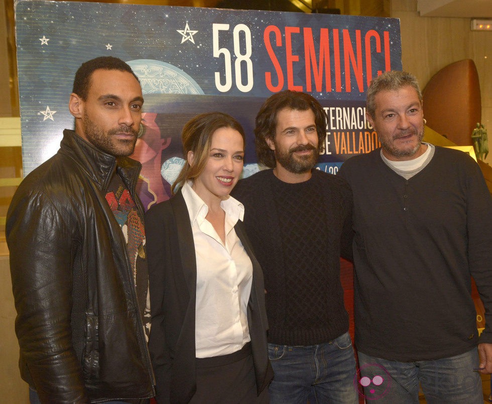 Rodolfo Sancho y el equipo de 'Las nornas' en la presentación de la película en la Seminci 2013