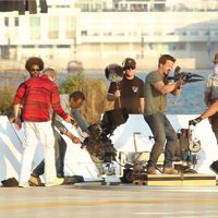 Mark Wahlberg dispara con un arma en el rodaje de 'Transformers 4: La era de la extinción' en Hong Kong