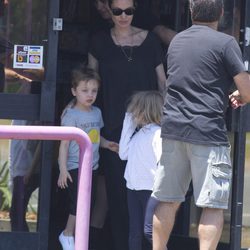 Angelina Jolie con sus hijos en Australia