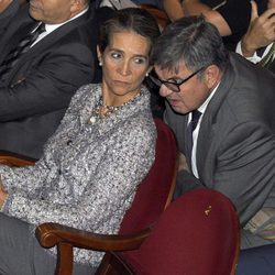 La Infanta Elena y Carlos García Revenga en la entrega de las distinciones al Mérito Deportivo