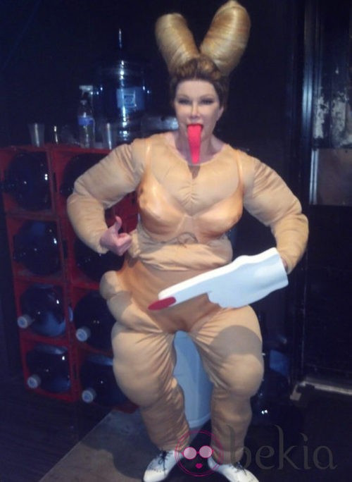 Joan Rivers se disfraza de Miley Cyrus en Halloween 2013