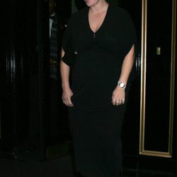 Zara Phillips embarazada con un total look negro
