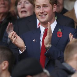 El Principe Harry durante un partido de rugby en Londres