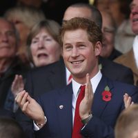 El Principe Harry durante un partido de rugby en Londres