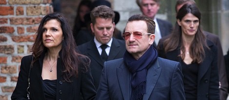 Bono y Ali Hewson en la ceremonia en recuerdo del Príncipe Friso de Holanda